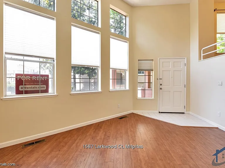 1587 Larkwood Ct — Photo 10