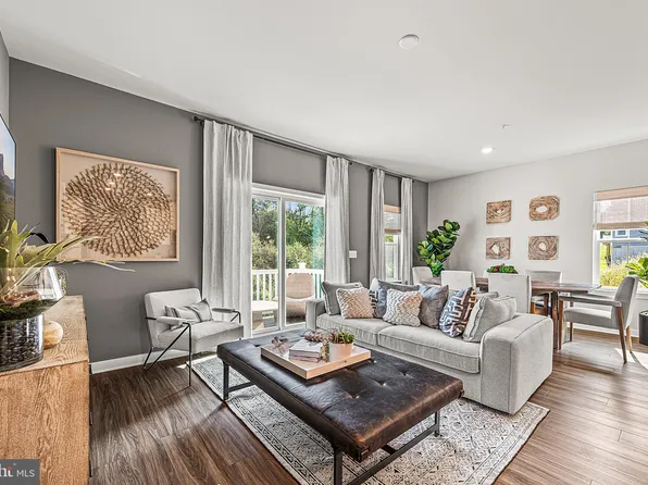 7596 Clayton Ave, Coopersburg, PA 18036