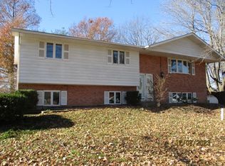 515 Millstone Dr, Belleville, IL 62221