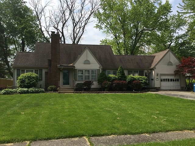 1st image of 635 E Mulberry St