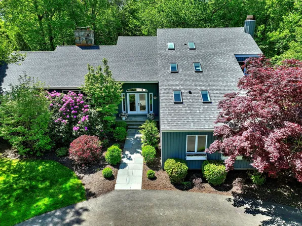 66 Penny Lane, Woodbridge, CT 06525