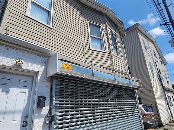 2nd image of 213 21st Ave