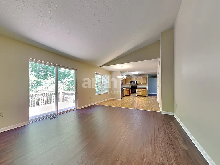 2132 Lunar Ln — Photo 7