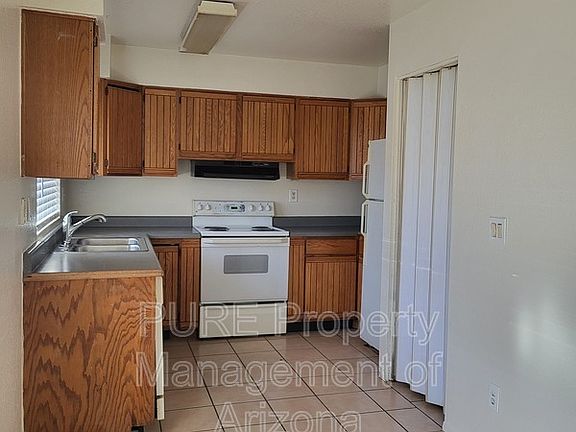 4th image of 13021 N 21st Pl APT 2