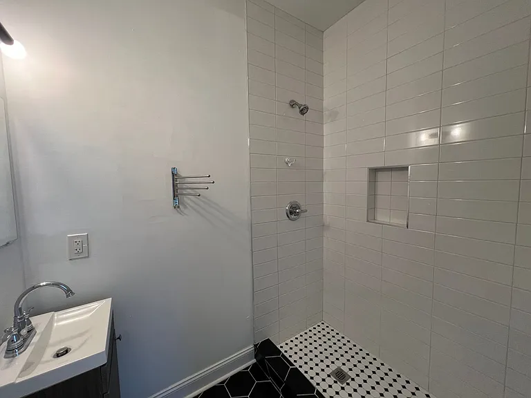 1622 N Bouvier St — Photo 13
