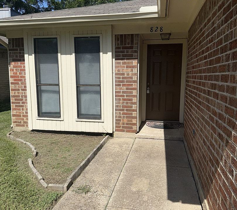 1st image of 828 Lost Forest Dr
