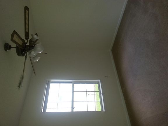 5th image of 225 Hastings Dr