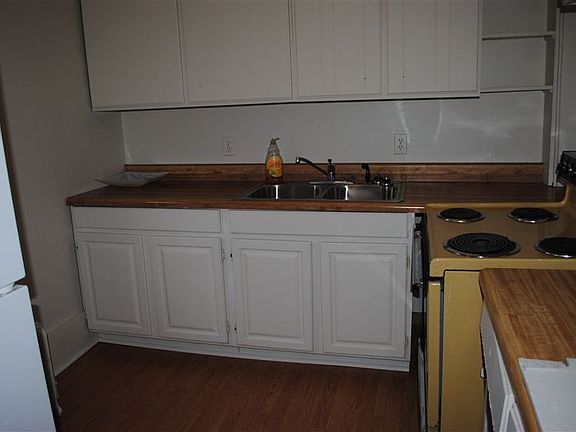 302.5 - kitchen