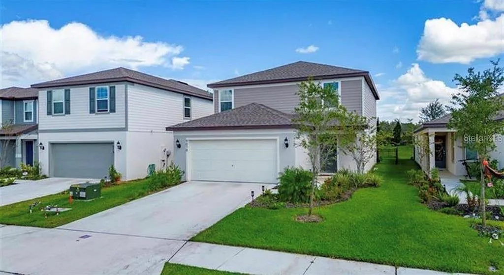 4 bed, 3.0 bath, 2205 sqft, $2,700 — Photo 1