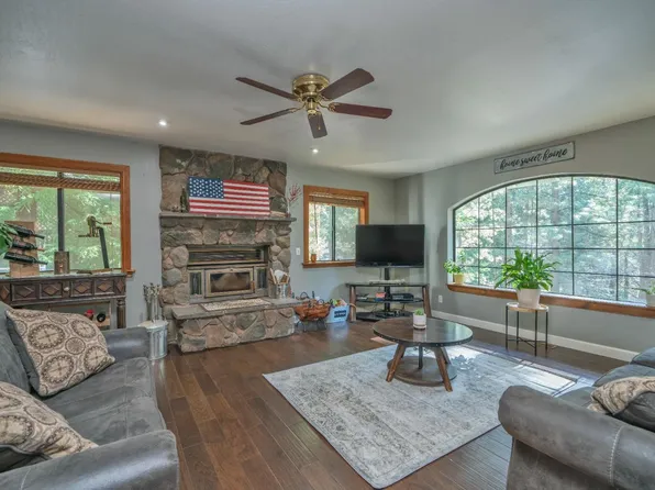6175 Salmon Way, Pollock Pines, CA 95726
