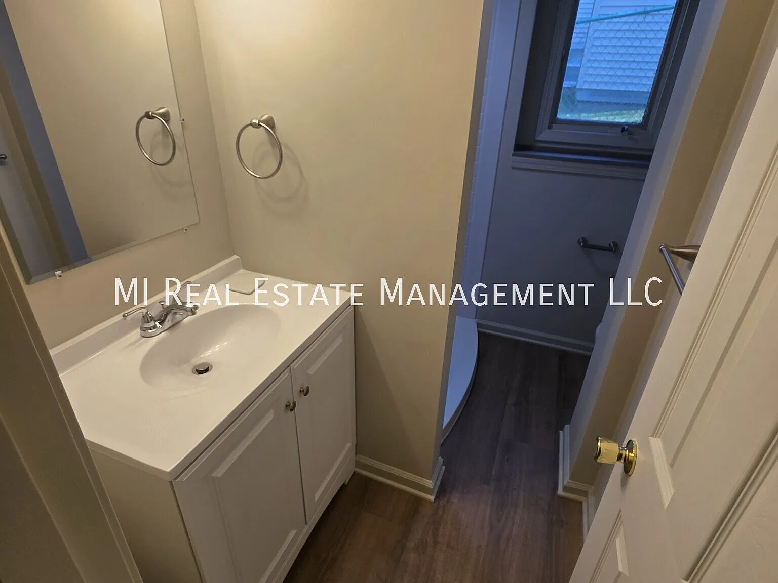 4 bed, 2.0 bath, 1600 sqft, $2,195 — Photo 3