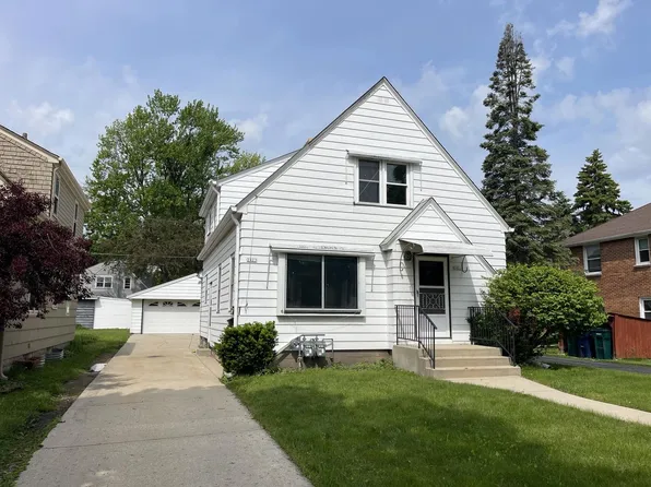 2421 South 82nd STREET, West Allis, WI 53219