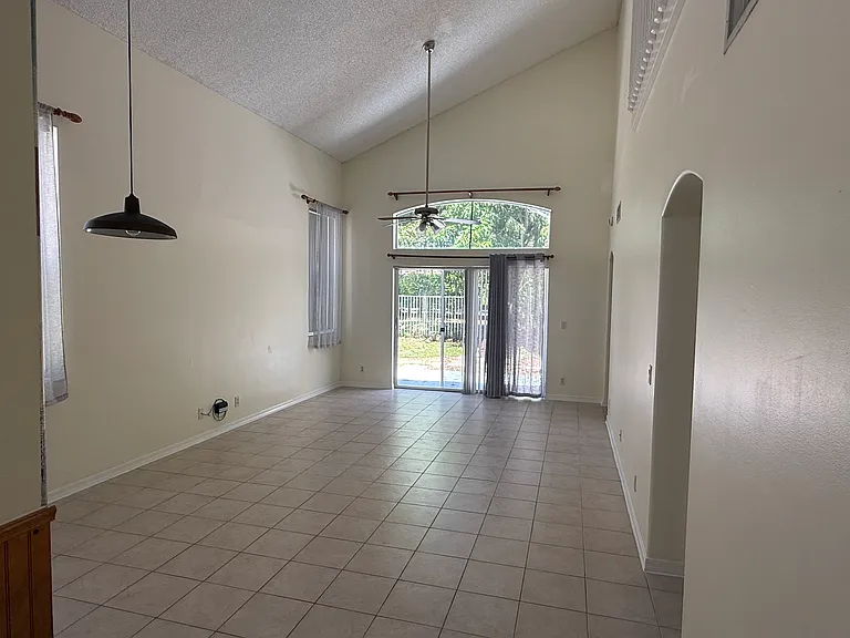 6711 Green Island Cir — Photo 6