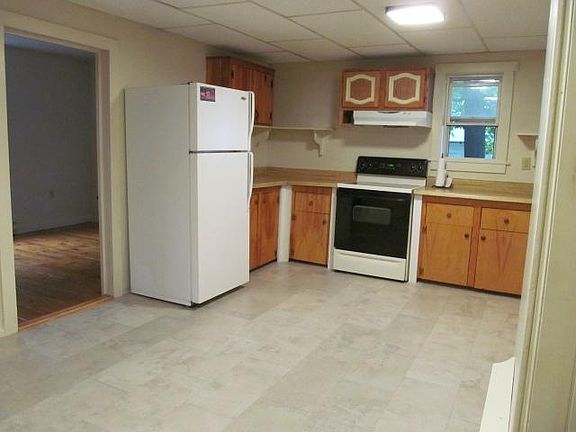 3rd image of 109 High St #C