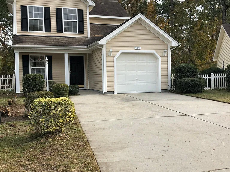 9007 Gatewick Ct — Photo 2