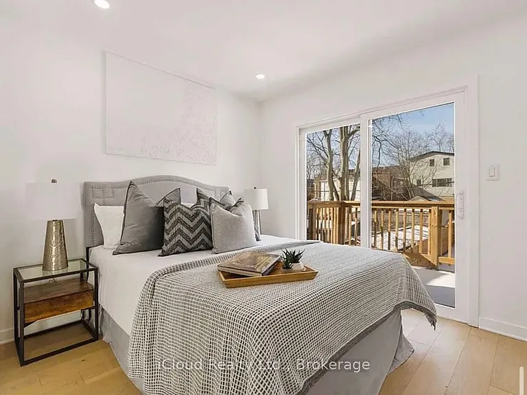 386 Coxwell Ave — Photo 36
