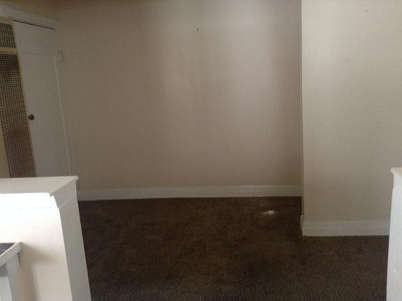 3rd image of 627 N Plymouth Blvd