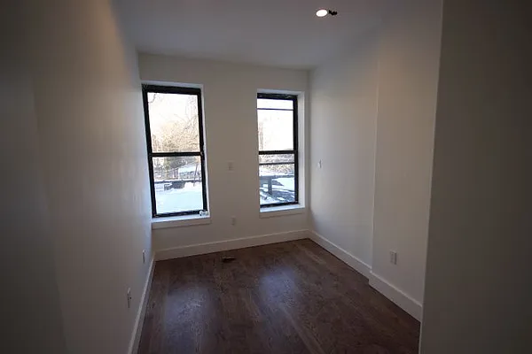 Rented by Nooklyn NYC LLC | media 52