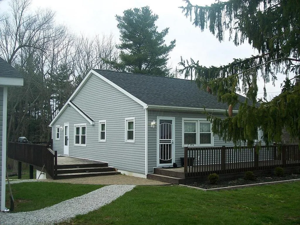 2409 Elder Rd NE photo 1