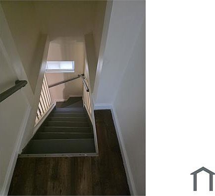 5th image of 87 Shepard St