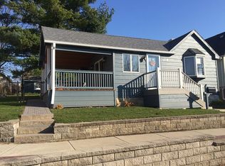 711 Czacki St, Lemont, IL 60439