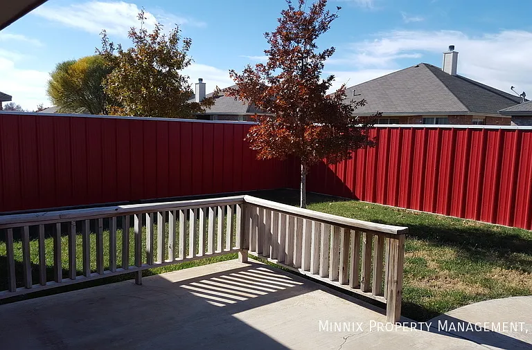 1002 Oshkosh Ave — Photo 39
