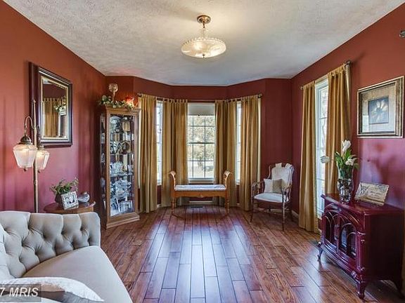 5th image of 15380 Fox Chase Ln