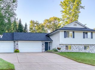 3309 S Pointe Ct, Eau Claire, WI 54701