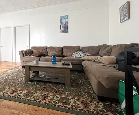 Rented by EXR | media 9