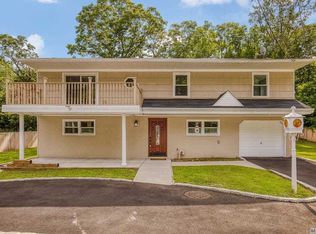 24 Venedia Dr, Wheatley Heights, NY 11798