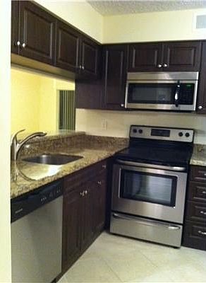 2nd image of 13101 Glenmoor Dr
