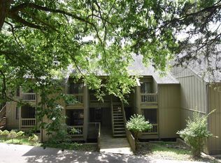 9016 S Pointe Ridge Ln, Bloomington, IN 47401