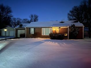 800 W Rynder Ln, Wichita, KS 67204