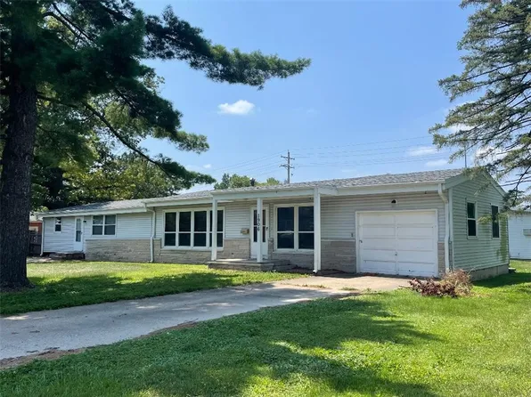 1906 11th St, Charleston, IL 61920