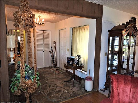 3rd image of 1407 Indian Dr