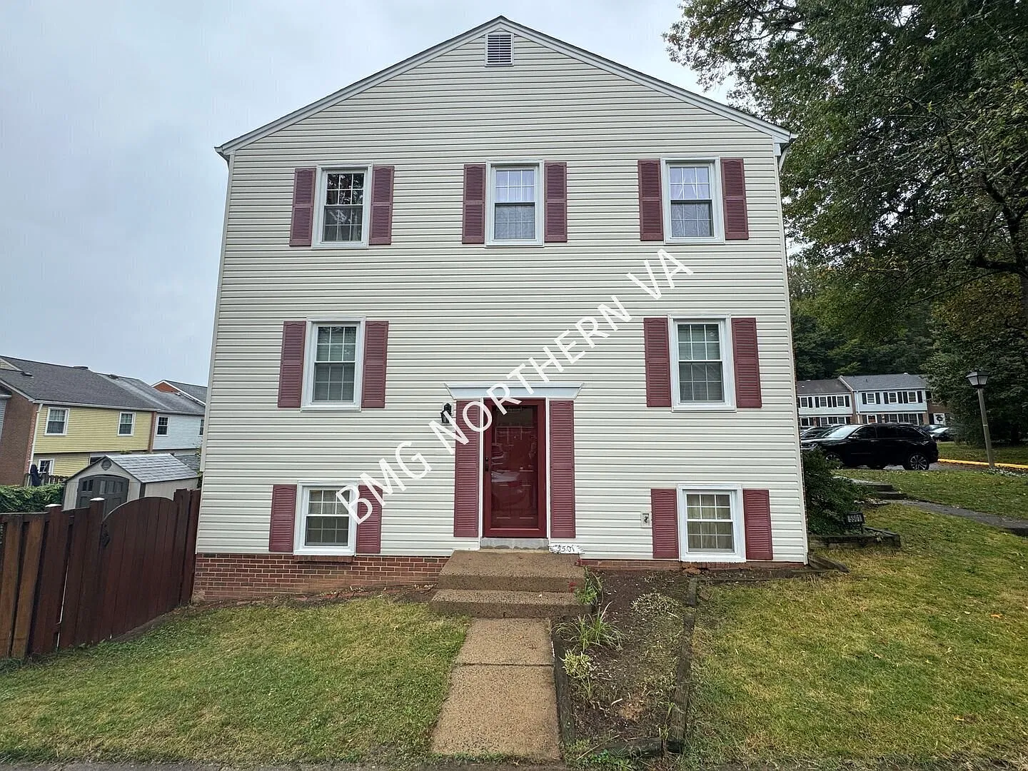 Charming 3BR/3BA Home With Hardwood Floors, Finished Basement and Spacious Backyard In Danbury Fo... — Photo 2