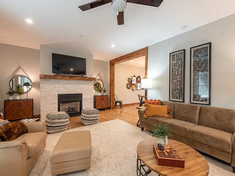 313 Vasquez Rd — Photo 11