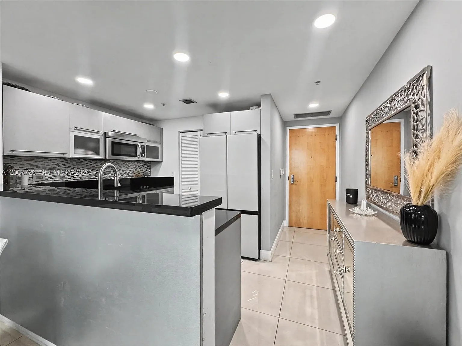 Vizcayne South Condo — Photo 4