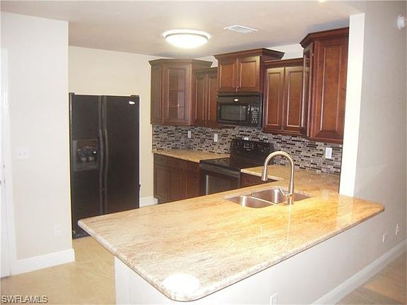 3rd image of 4141 Bellasol Cir APT 412