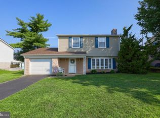 993 Richwill Dr, York, PA 17404