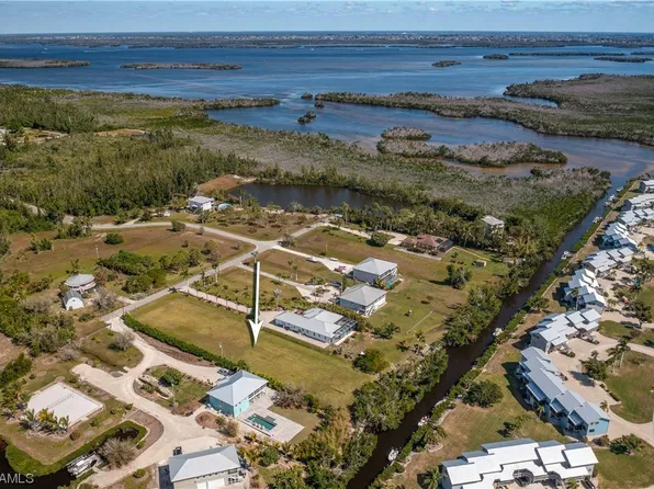 5439 Pine Creek Ln, Bokeelia, FL 33922