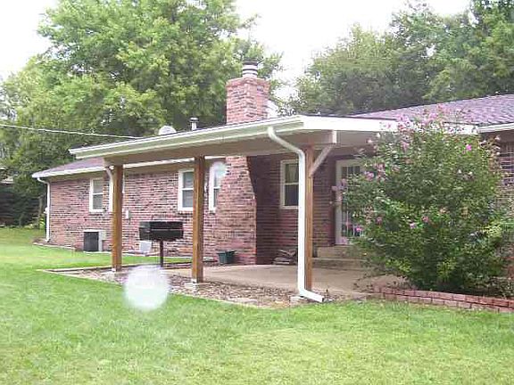 2nd image of 1921 Belmont St