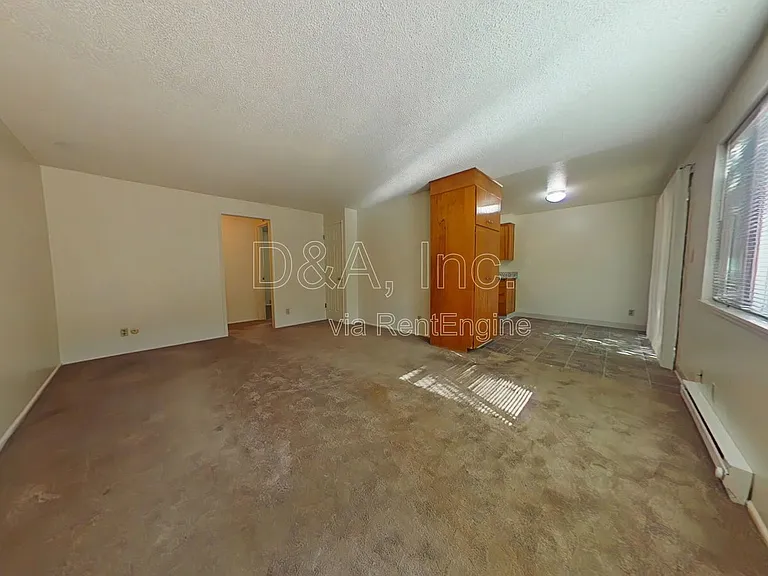 2201 NW Grant Ave #4 — Photo 3