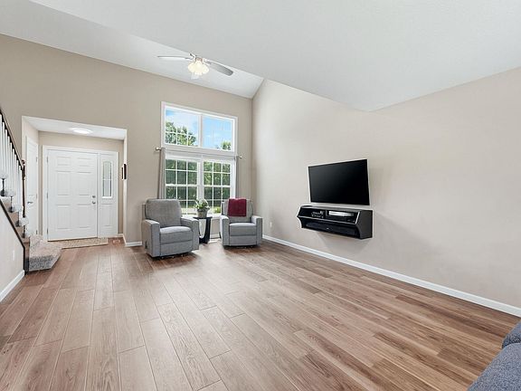 3rd image of 1851 Meadowsweet Pkwy