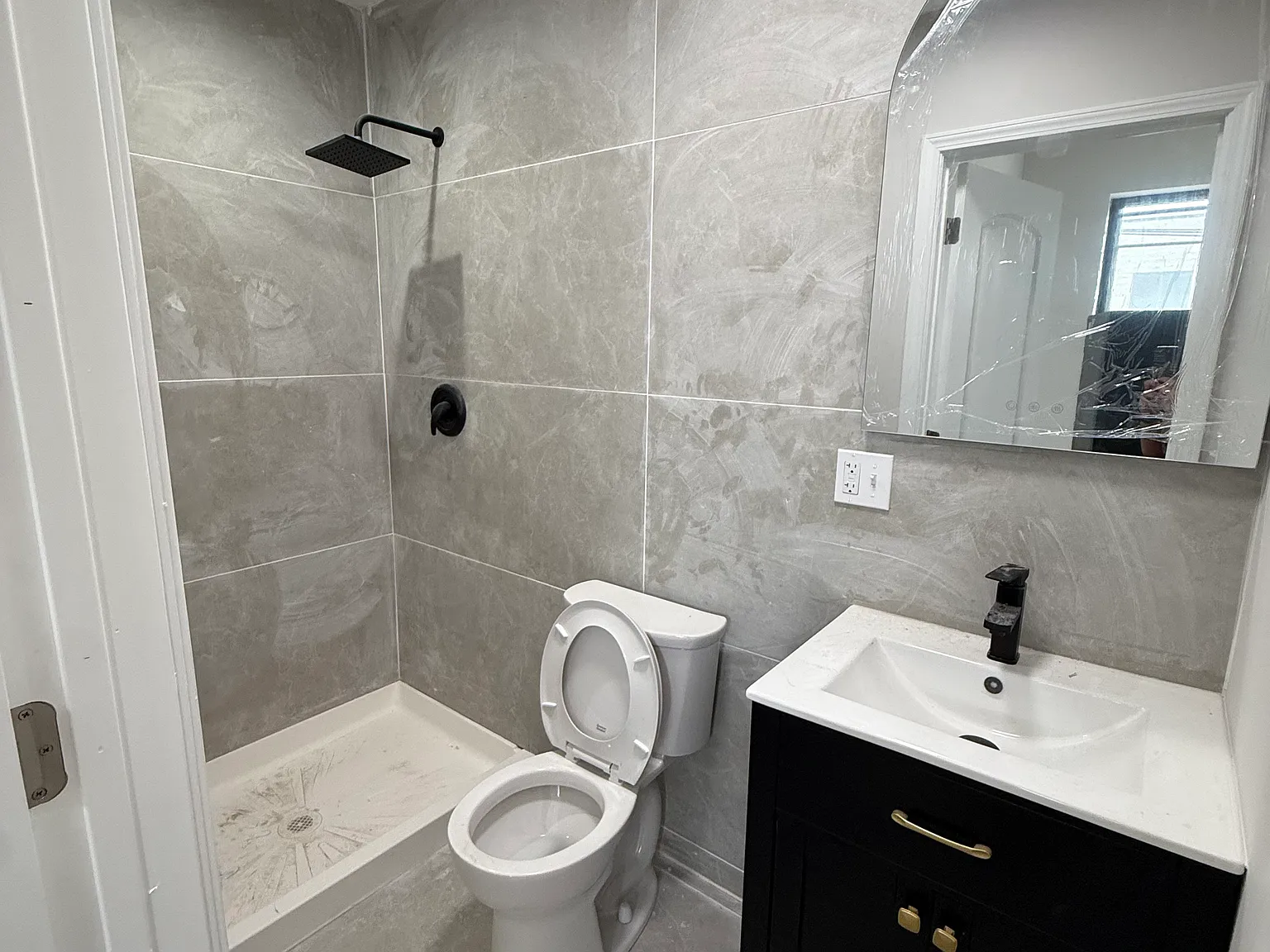 2 bed, 800 sqft, $1,600 — Photo 3
