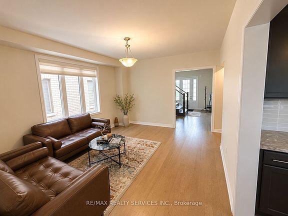 2nd image of 36 Dore Dr