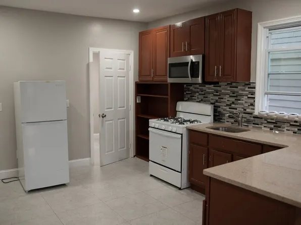 278 Willow St #1, Waterbury, CT 06710