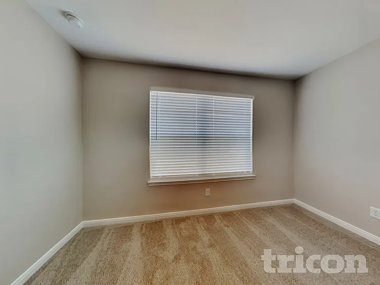 7715 Vacek Meadows Loop — Photo 7