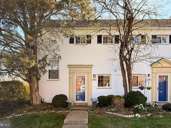 3707 Lyons Ln, Alexandria, VA 22302