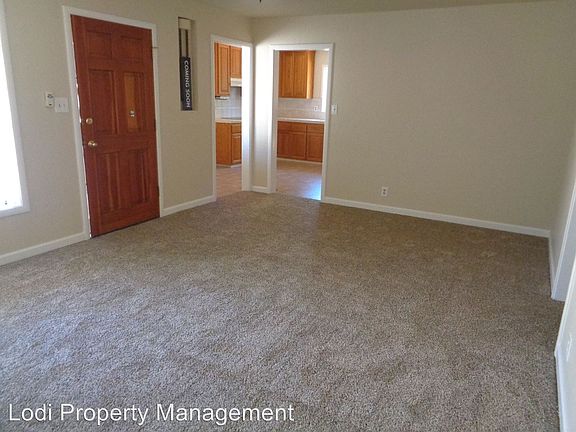 4th image of 1115 W Elm St
